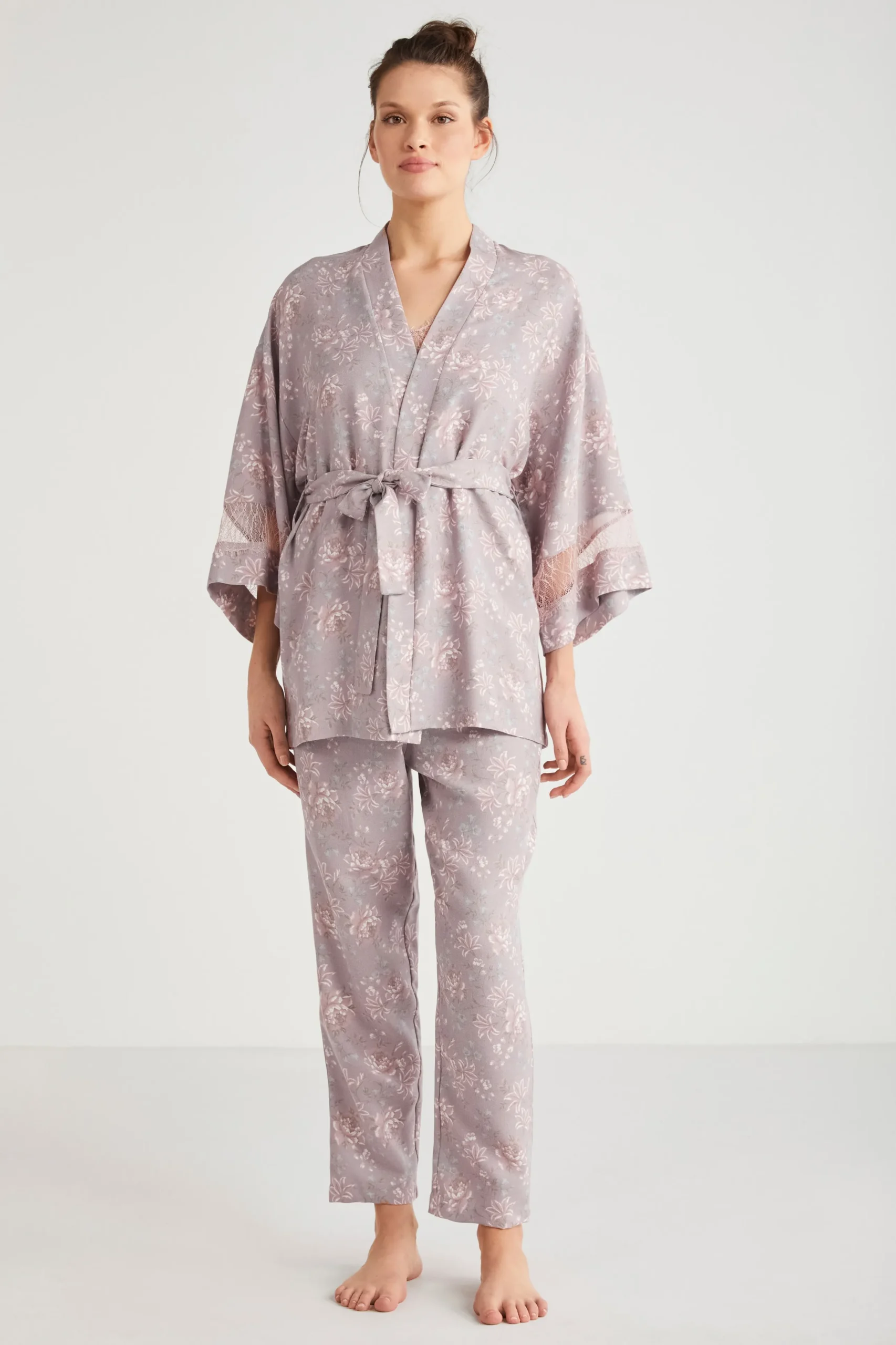 Lux Three-Piece Pajama Set - Style & Comfort 2624