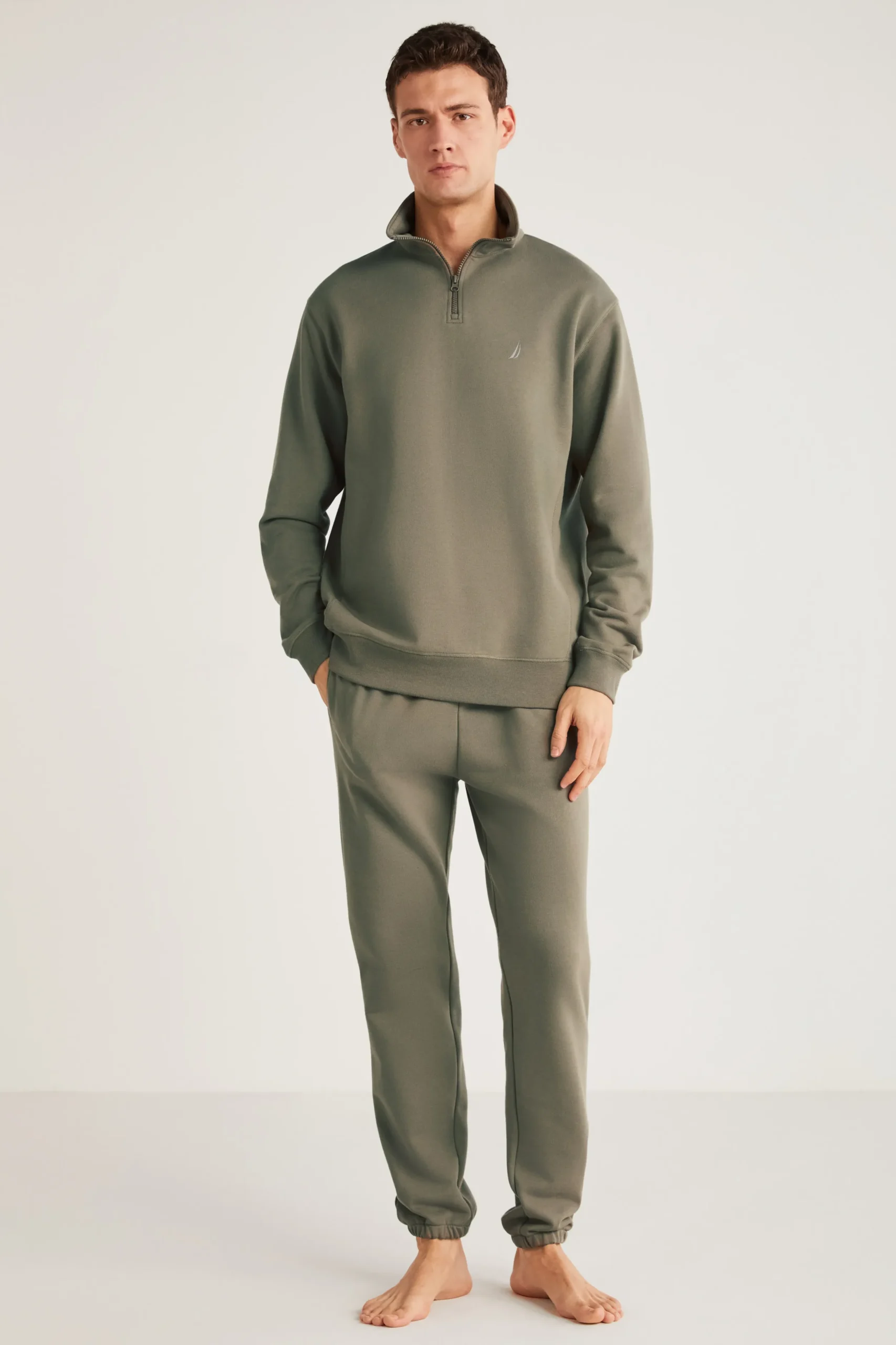 Polo Collar Sweatshirt – Effortless Style Meets Comfort (M801)
