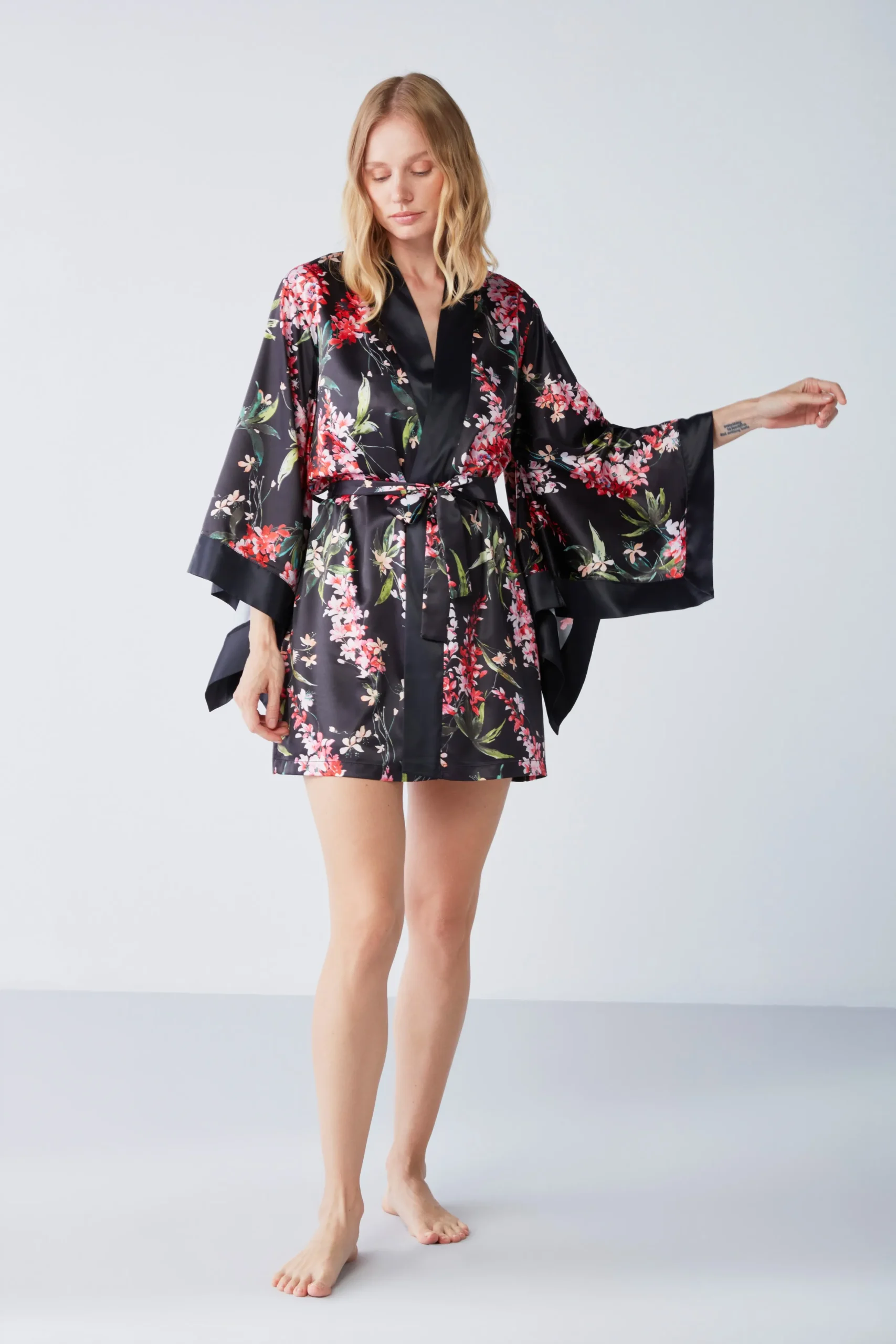 Elegant Floral Satin Robe 2045
