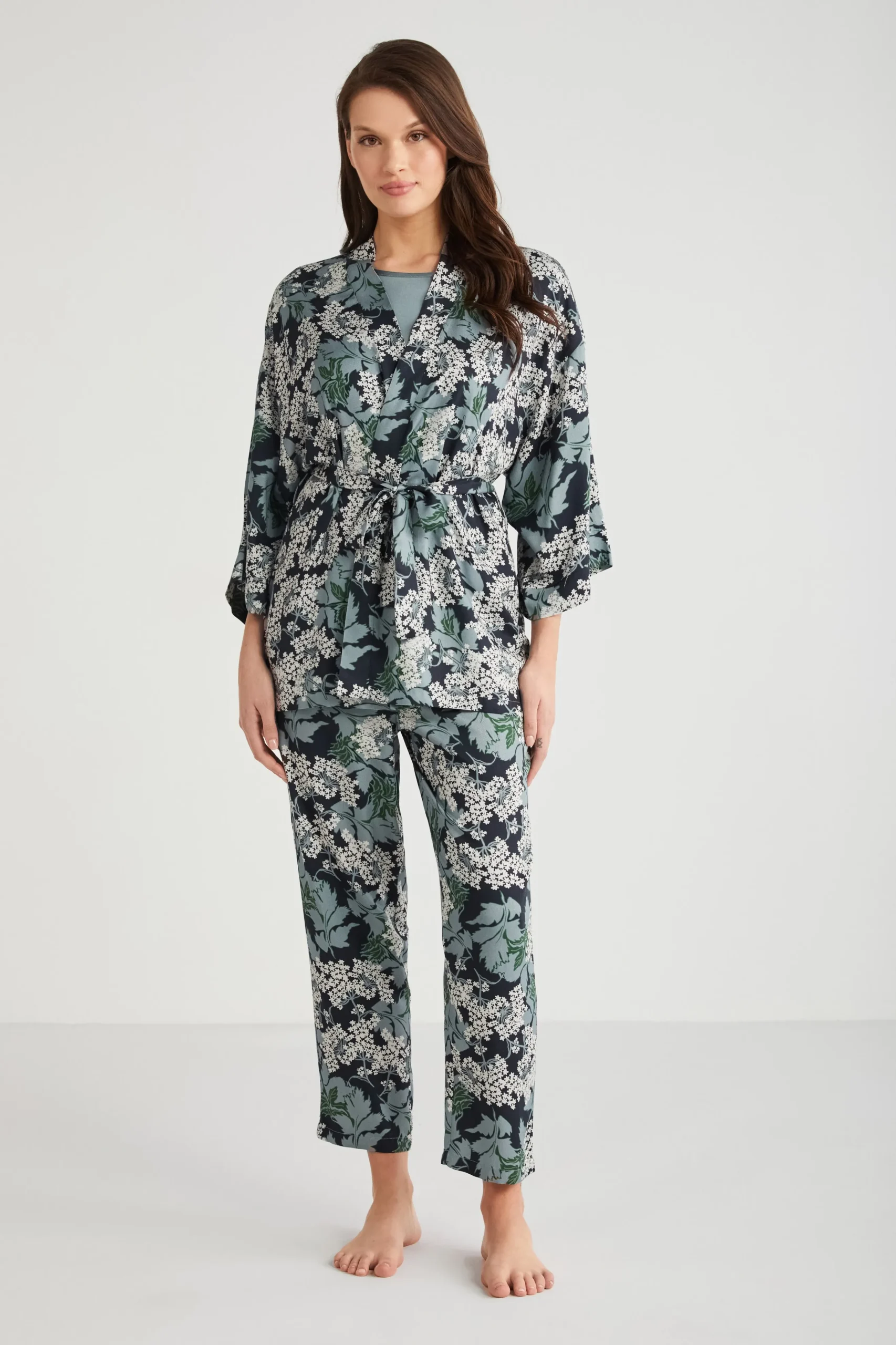 Beauty Three-Piece Pajama Set 9722