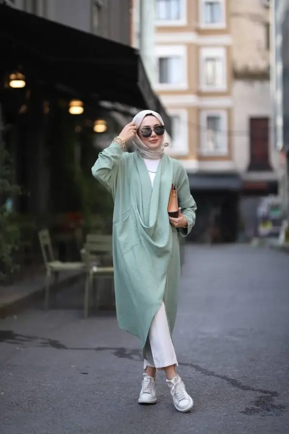 Modest Crossed Kangaroo Tunic with Hijab