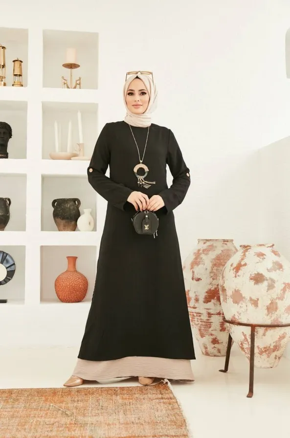 Elegant Two-Tone Modest Dress with a Flowing Full-Length Design