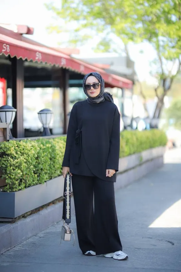 Chic Lotus Hijab Tunic and Trouser Set – Elevate Your Style