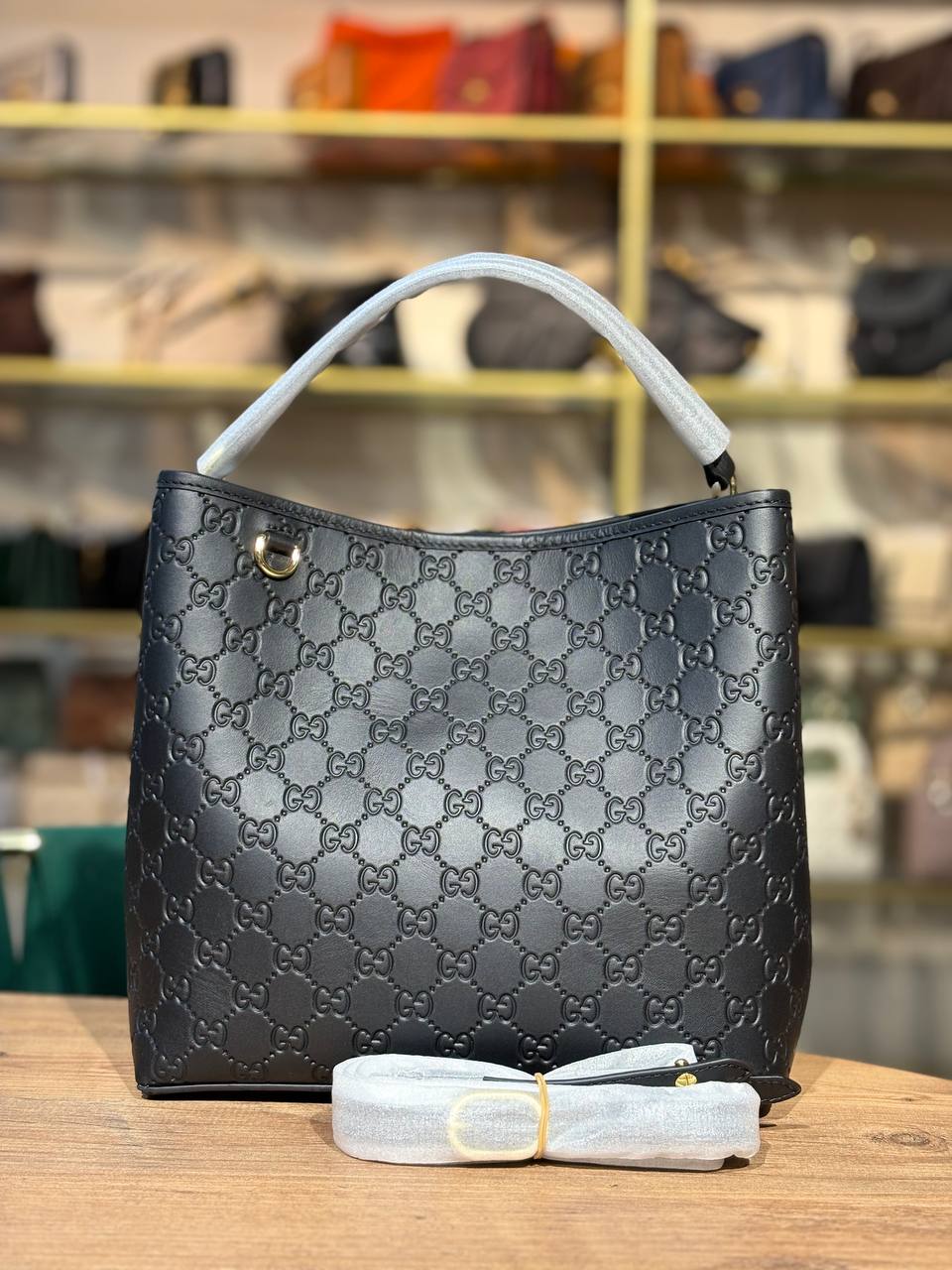 GUCCI Emblem Bucket Bag – 100% Real Leather