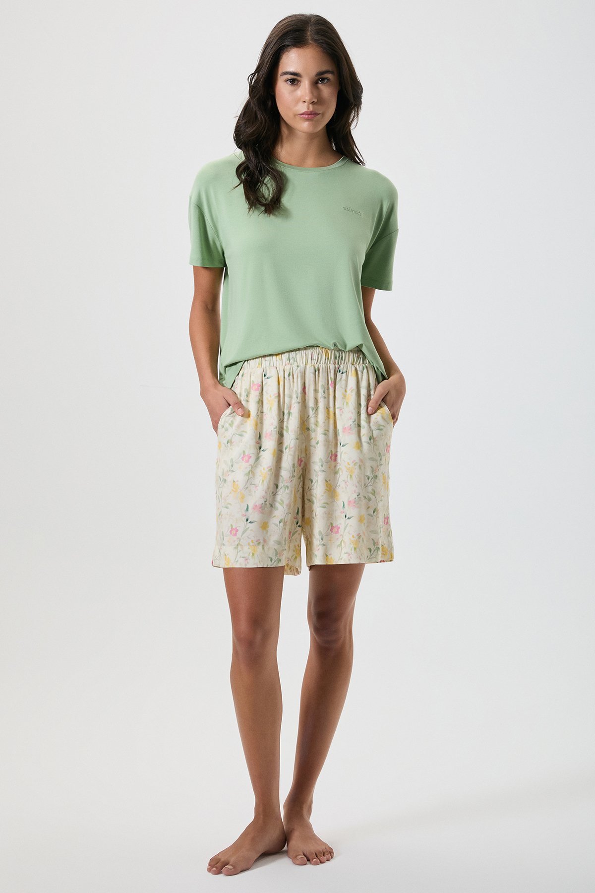 V-Neck, Floral Print, Relaxed Fit Shorts Set 20216