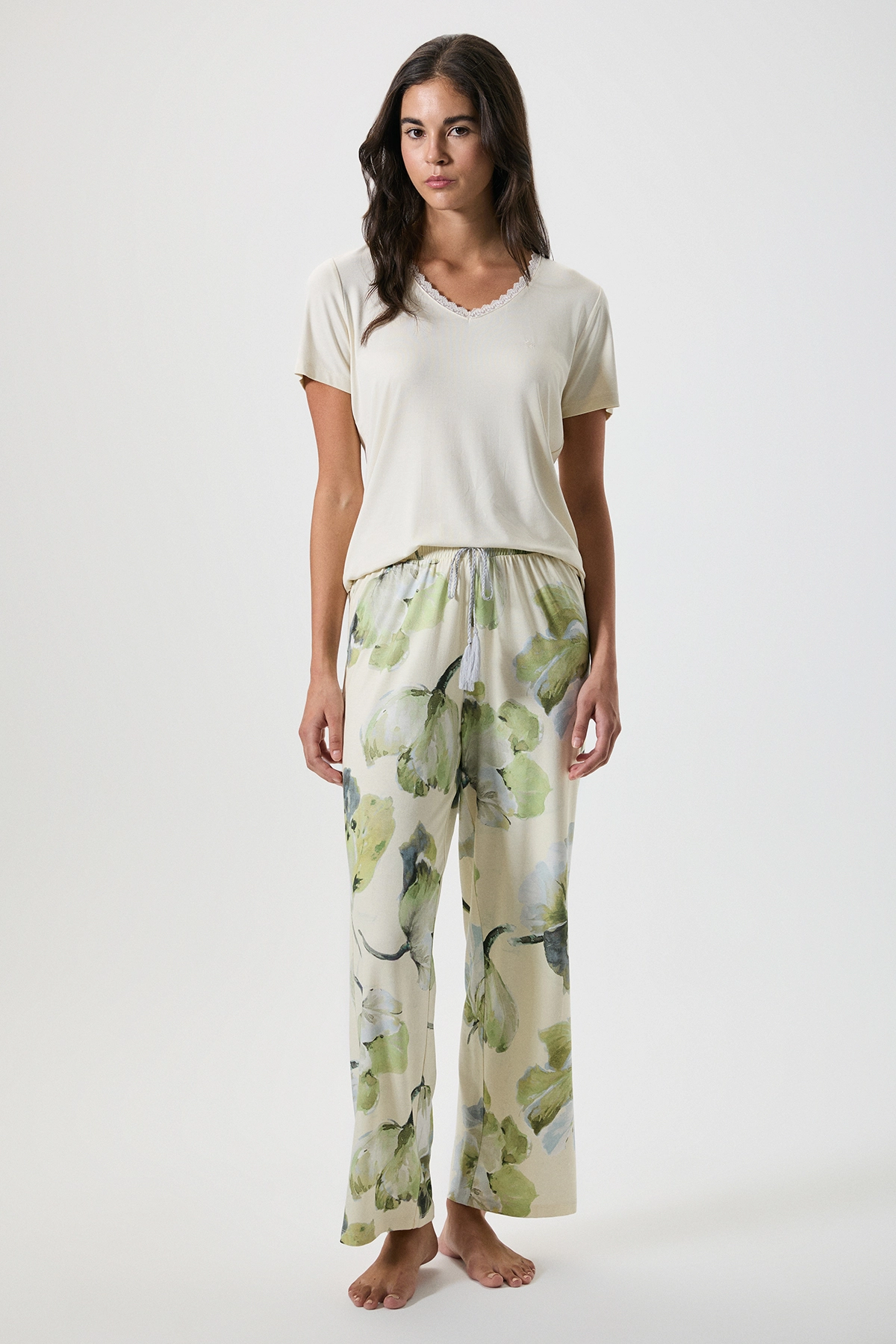 Patterned V-Neck Relaxed Fit Pajama Set 20239