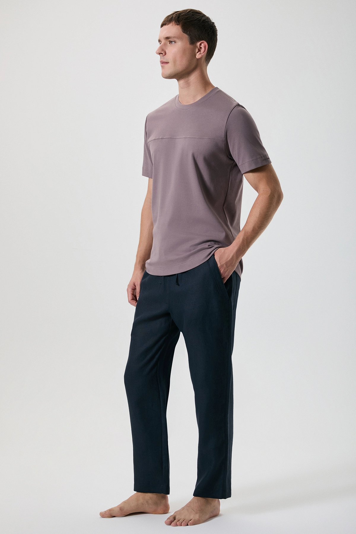 100% linen, relaxed fit trousers FT806